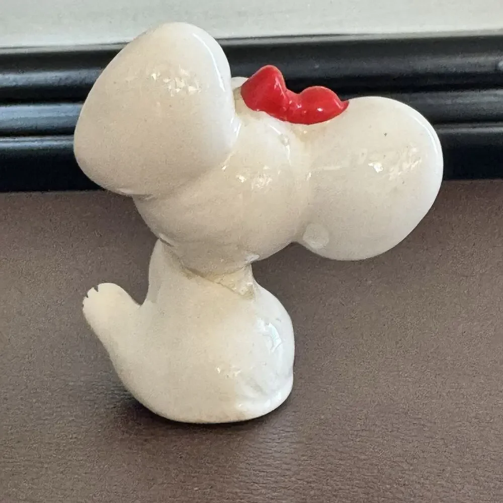 Vintage Josef Originals White Mouse With Wrapped Gift Figurine - Repaired